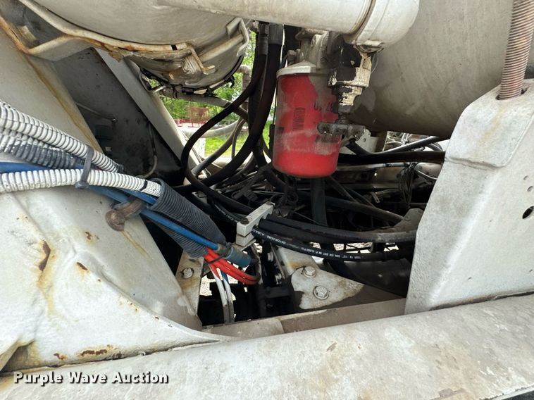 image for item DO0965 2004 Kenworth W900 ready mix truck