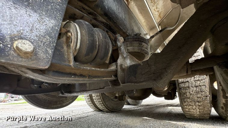 image for item DO0965 2004 Kenworth W900 ready mix truck