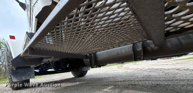 image for item DO0965 2004 Kenworth W900 ready mix truck