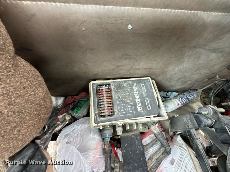 image for item DO0965 2004 Kenworth W900 ready mix truck