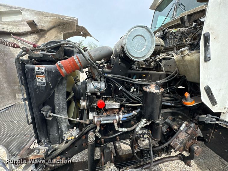 image for item DO0965 2004 Kenworth W900 ready mix truck