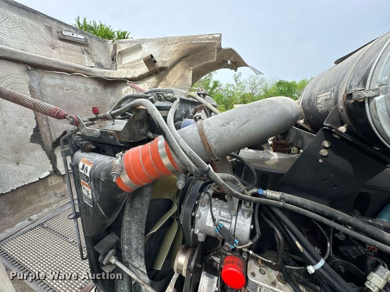 image for item DO0965 2004 Kenworth W900 ready mix truck