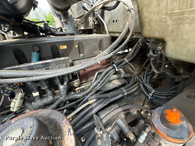 image for item DO0965 2004 Kenworth W900 ready mix truck