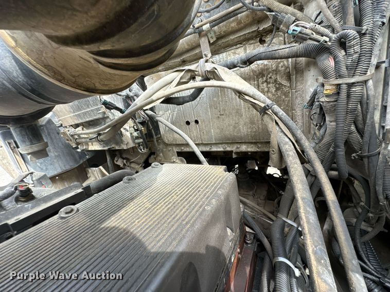 image for item DO0965 2004 Kenworth W900 ready mix truck