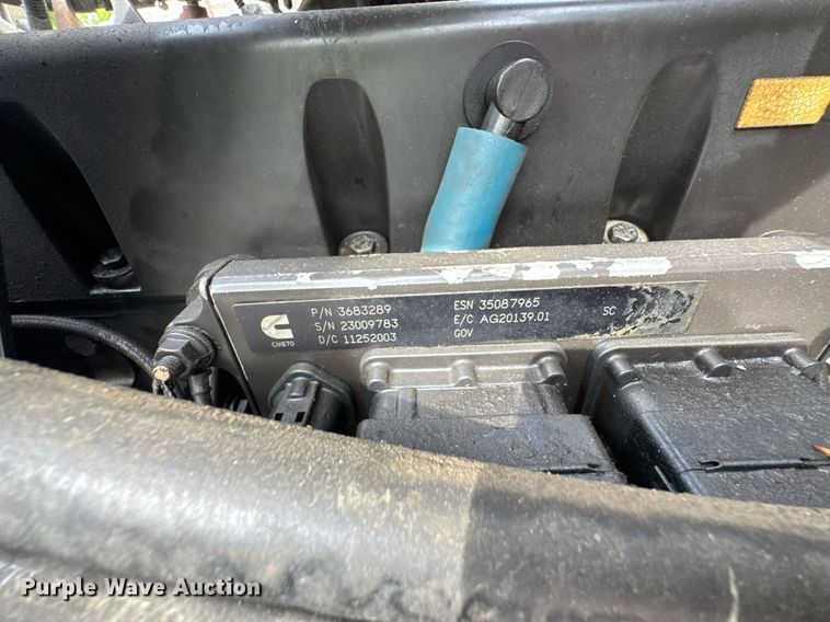 image for item DO0965 2004 Kenworth W900 ready mix truck