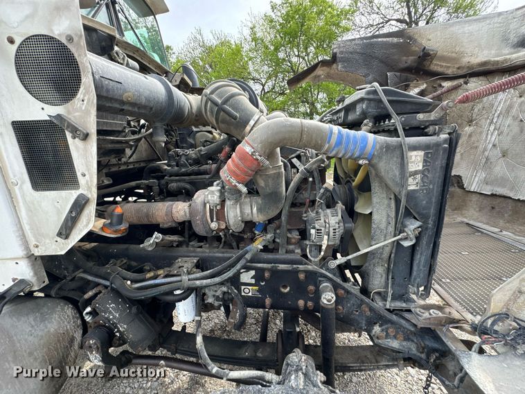 image for item DO0965 2004 Kenworth W900 ready mix truck