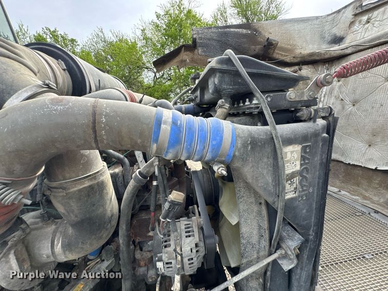 image for item DO0965 2004 Kenworth W900 ready mix truck