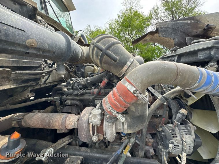 image for item DO0965 2004 Kenworth W900 ready mix truck