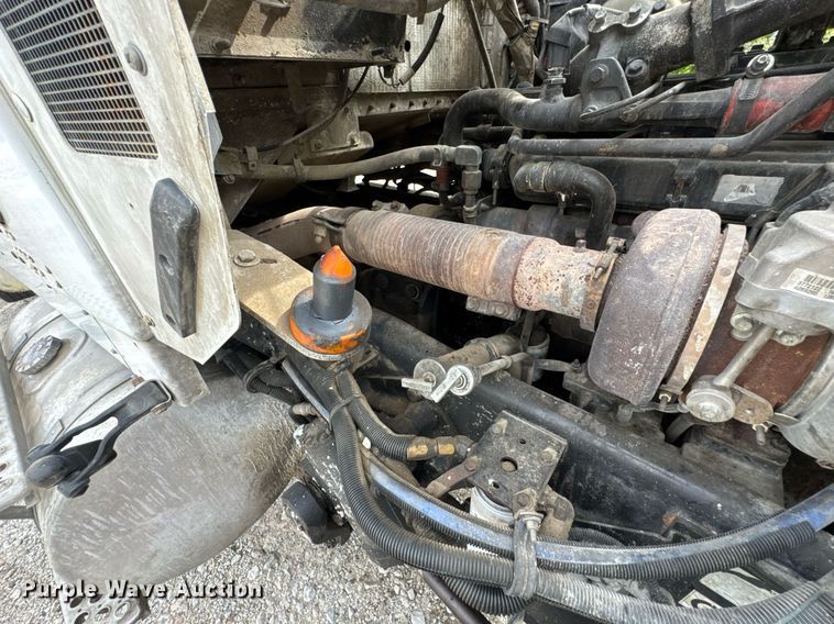 image for item DO0965 2004 Kenworth W900 ready mix truck