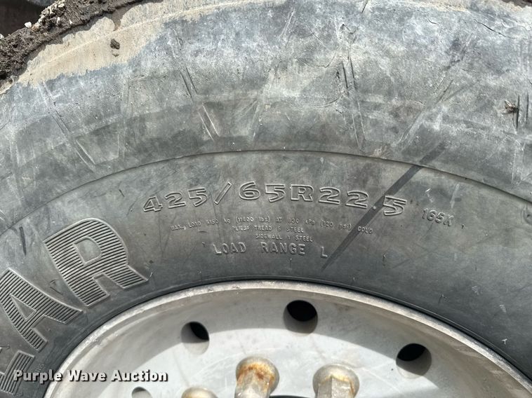 image for item DO0965 2004 Kenworth W900 ready mix truck