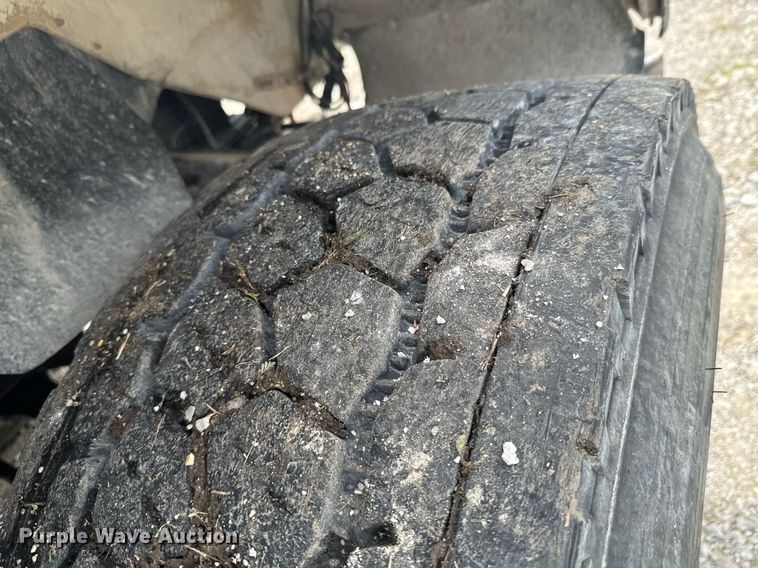 image for item DO0965 2004 Kenworth W900 ready mix truck