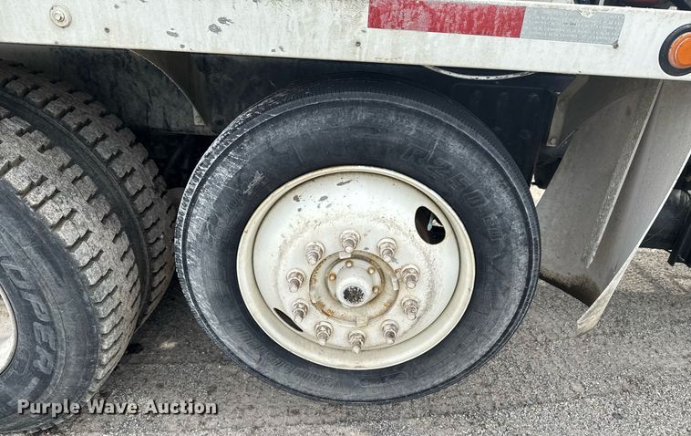 image for item DO0965 2004 Kenworth W900 ready mix truck