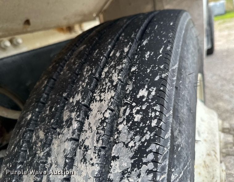 image for item DO0965 2004 Kenworth W900 ready mix truck