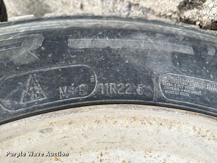 image for item DO0965 2004 Kenworth W900 ready mix truck