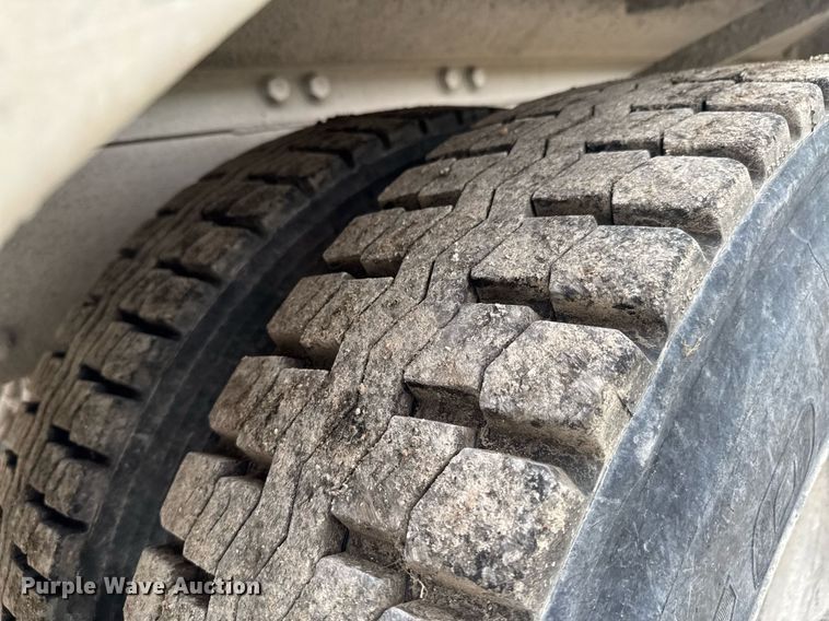 image for item DO0965 2004 Kenworth W900 ready mix truck