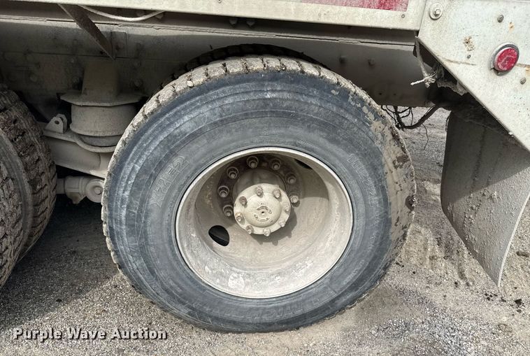 image for item DO0965 2004 Kenworth W900 ready mix truck