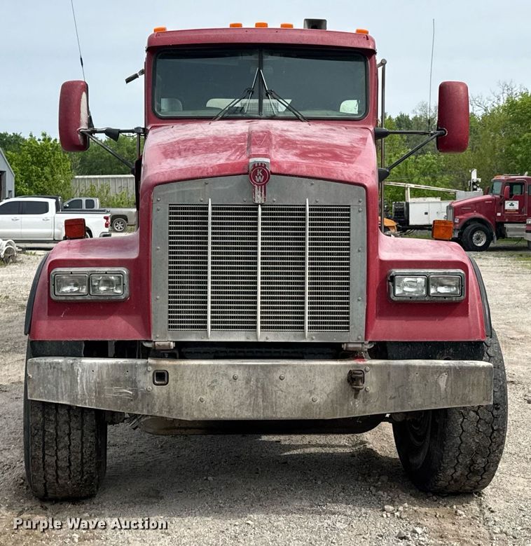 image for item DO0966 2006 Kenworth W900 ready mix truck