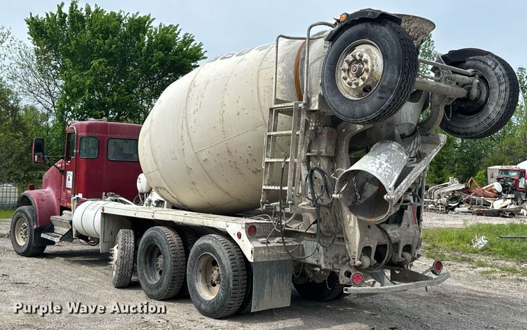 image for item DO0966 2006 Kenworth W900 ready mix truck