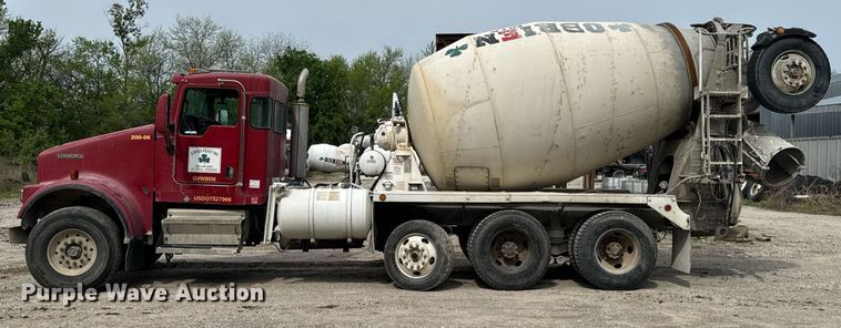 image for item DO0966 2006 Kenworth W900 ready mix truck