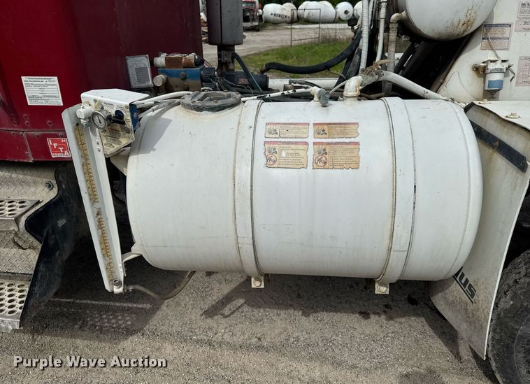 image for item DO0966 2006 Kenworth W900 ready mix truck