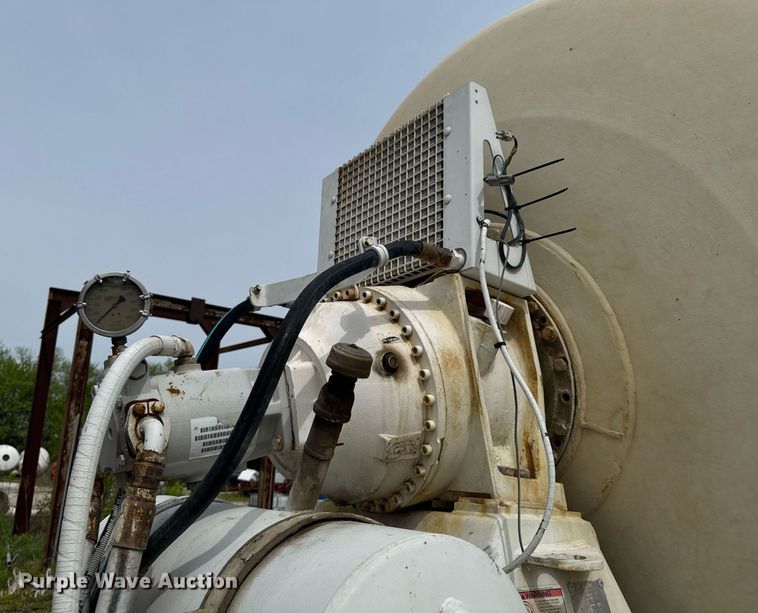 image for item DO0966 2006 Kenworth W900 ready mix truck