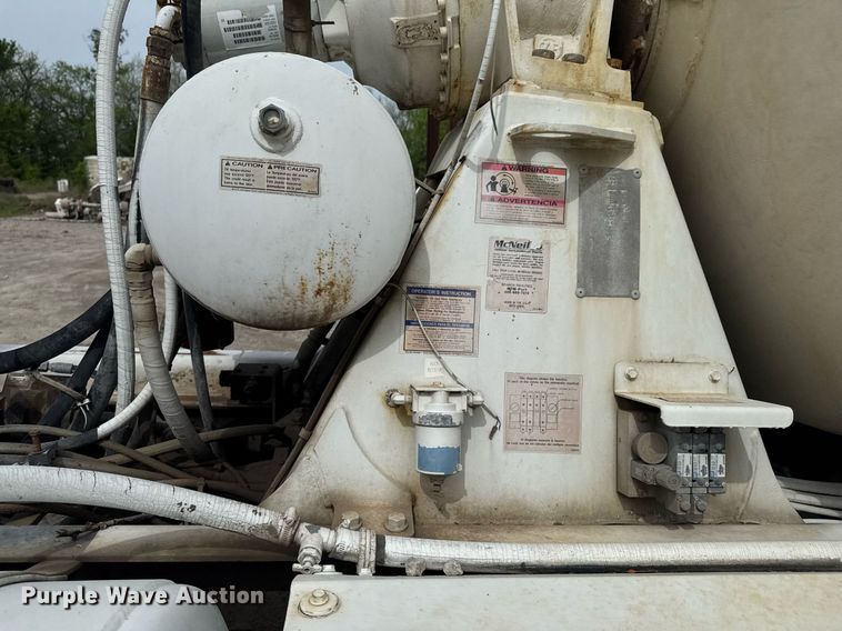 image for item DO0966 2006 Kenworth W900 ready mix truck