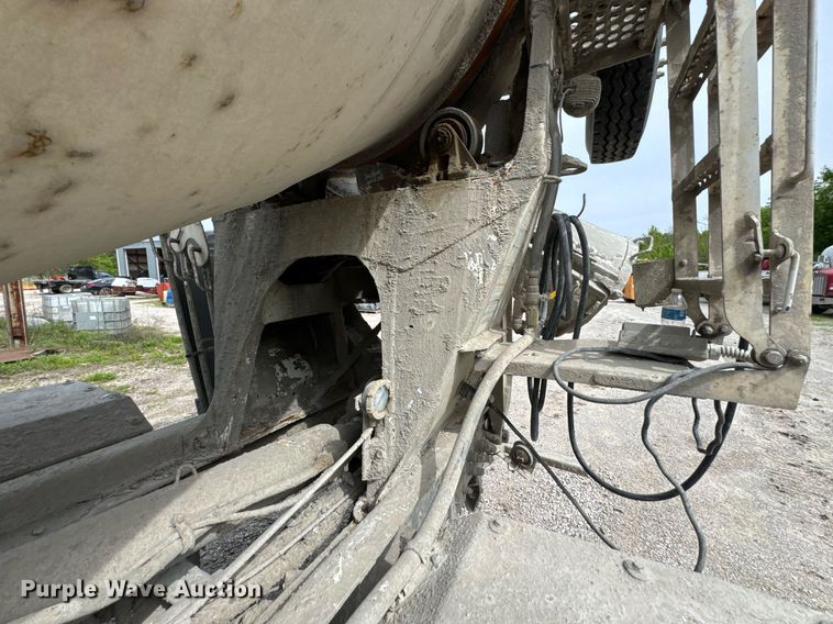 image for item DO0966 2006 Kenworth W900 ready mix truck