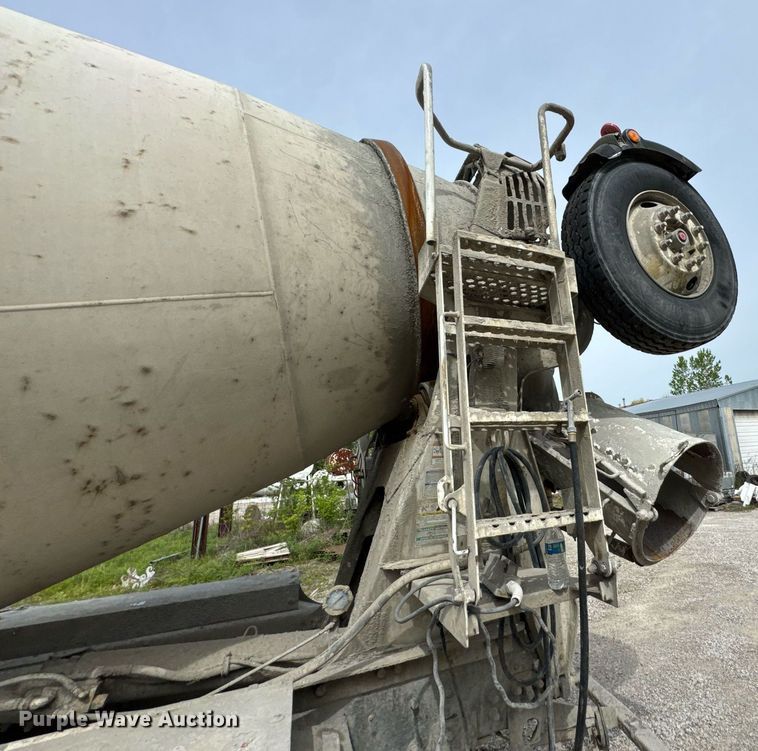 image for item DO0966 2006 Kenworth W900 ready mix truck