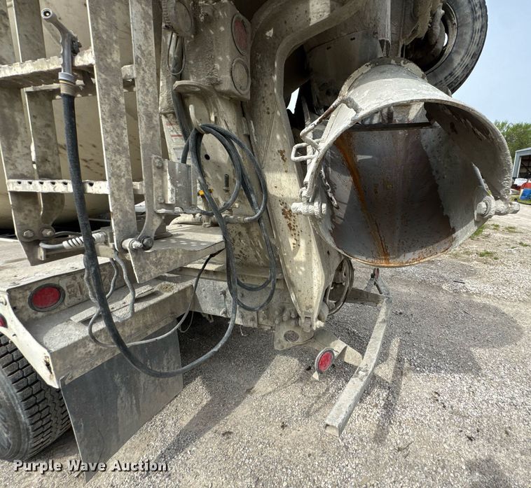 image for item DO0966 2006 Kenworth W900 ready mix truck