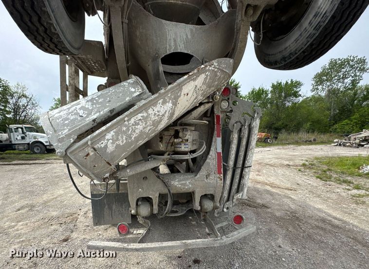 image for item DO0966 2006 Kenworth W900 ready mix truck