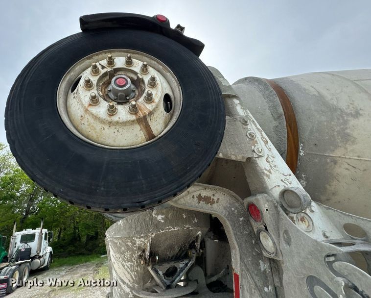 image for item DO0966 2006 Kenworth W900 ready mix truck