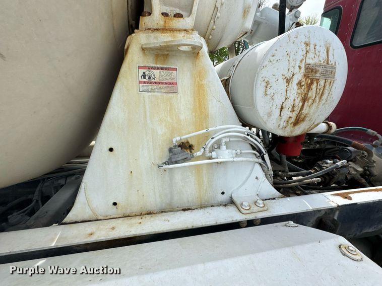 image for item DO0966 2006 Kenworth W900 ready mix truck