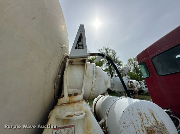 image for item DO0966 2006 Kenworth W900 ready mix truck