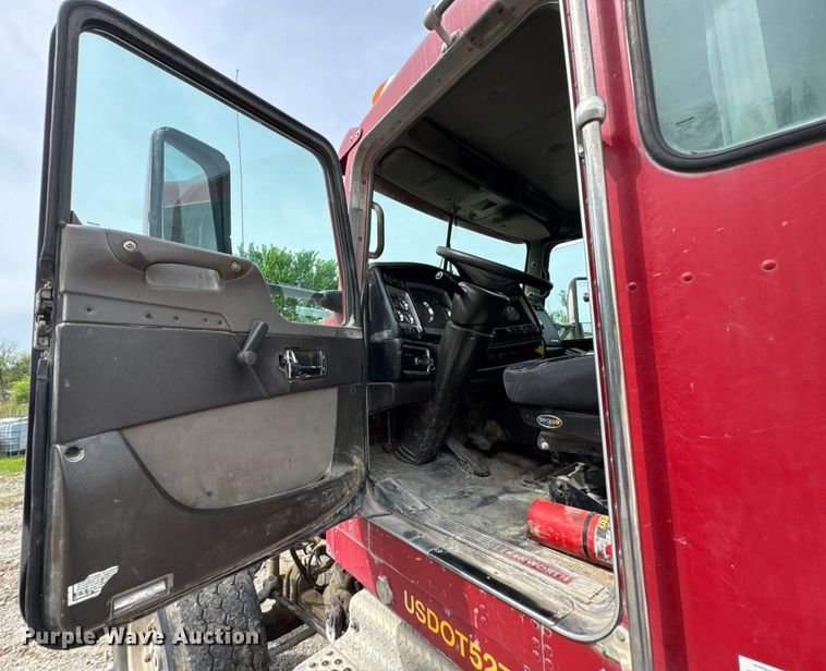 image for item DO0966 2006 Kenworth W900 ready mix truck