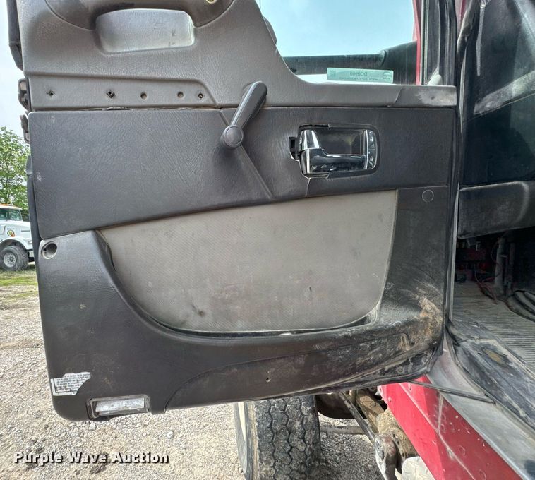 image for item DO0966 2006 Kenworth W900 ready mix truck