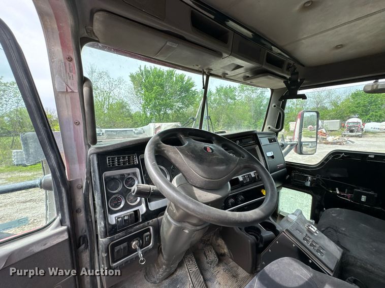 image for item DO0966 2006 Kenworth W900 ready mix truck