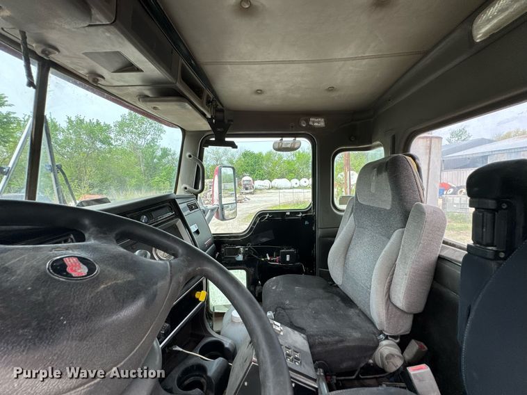 image for item DO0966 2006 Kenworth W900 ready mix truck