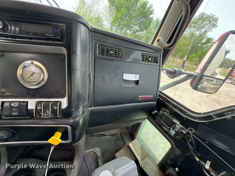 image for item DO0966 2006 Kenworth W900 ready mix truck