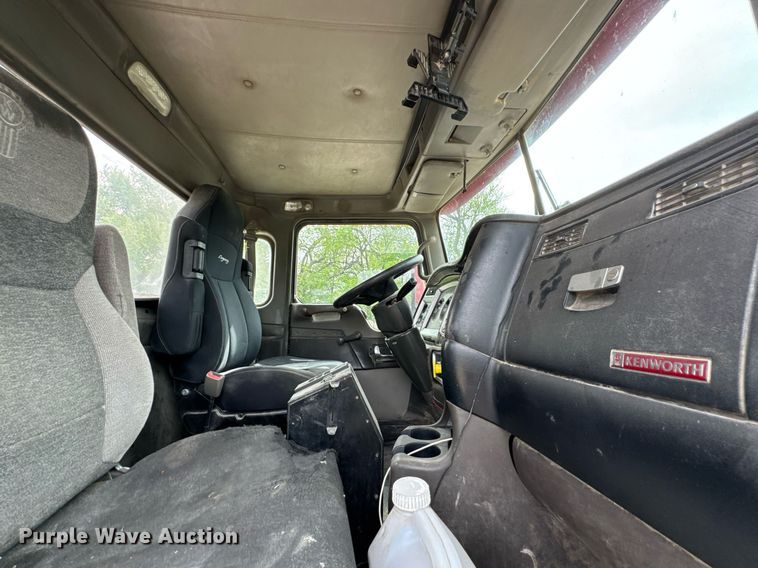 image for item DO0966 2006 Kenworth W900 ready mix truck