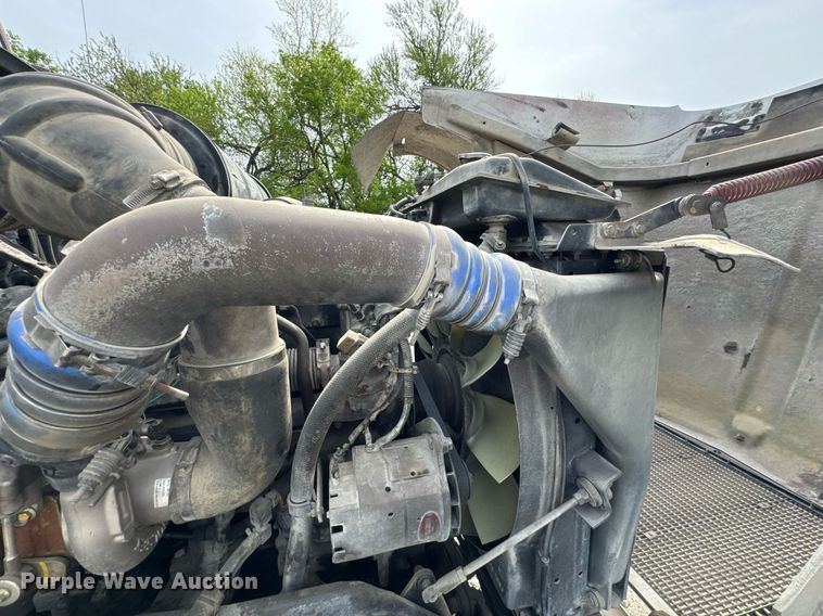 image for item DO0966 2006 Kenworth W900 ready mix truck