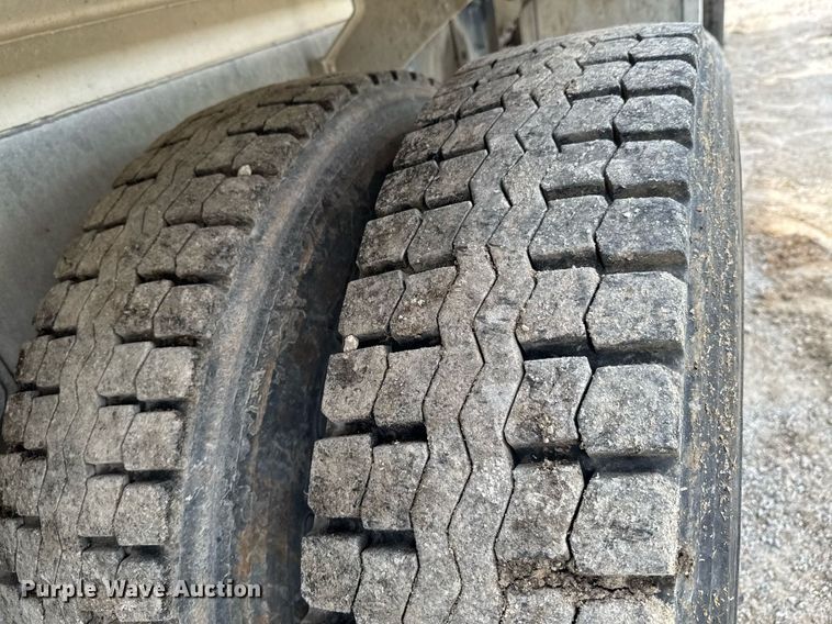 image for item DO0966 2006 Kenworth W900 ready mix truck