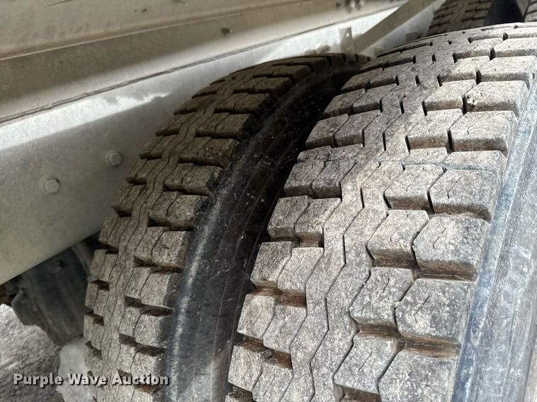 image for item DO0966 2006 Kenworth W900 ready mix truck