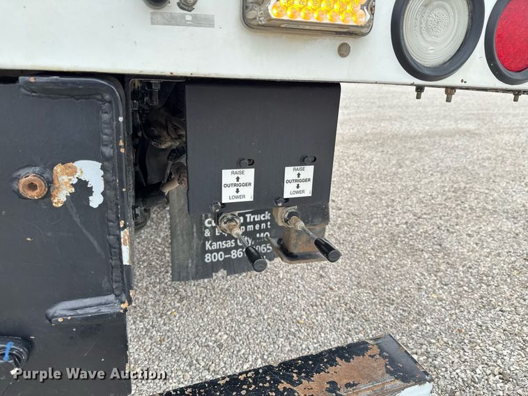 image for item DO0969 2016 Freightliner Business Class M2 bucket truck