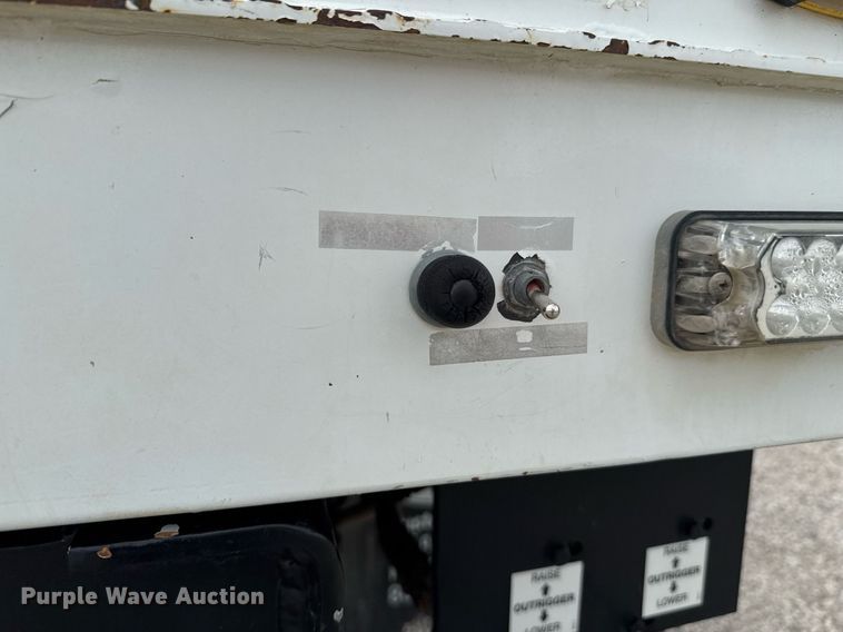 image for item DO0969 2016 Freightliner Business Class M2 bucket truck