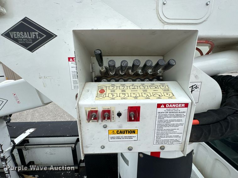 image for item DO0969 2016 Freightliner Business Class M2 bucket truck