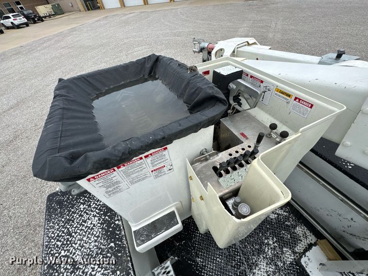 image for item DO0969 2016 Freightliner Business Class M2 bucket truck