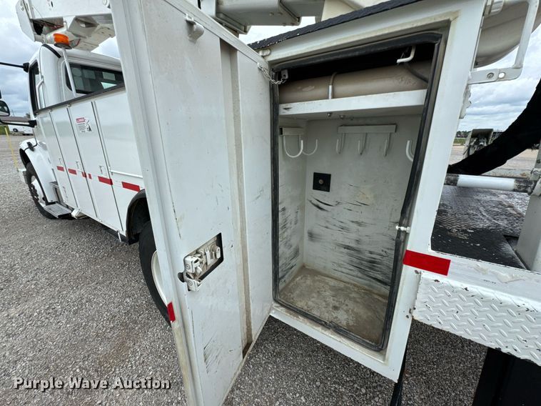 image for item DO0969 2016 Freightliner Business Class M2 bucket truck