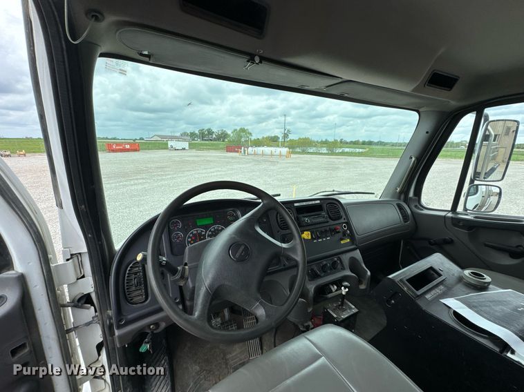 image for item DO0969 2016 Freightliner Business Class M2 bucket truck