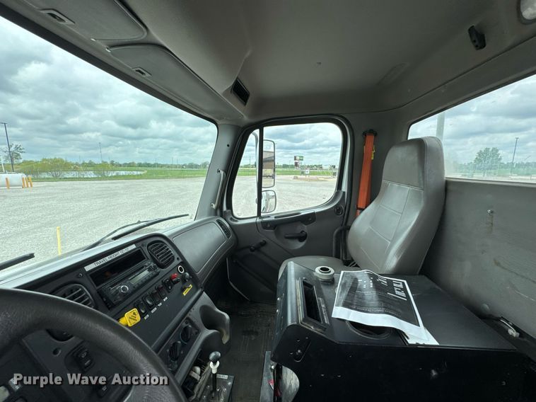 image for item DO0969 2016 Freightliner Business Class M2 bucket truck