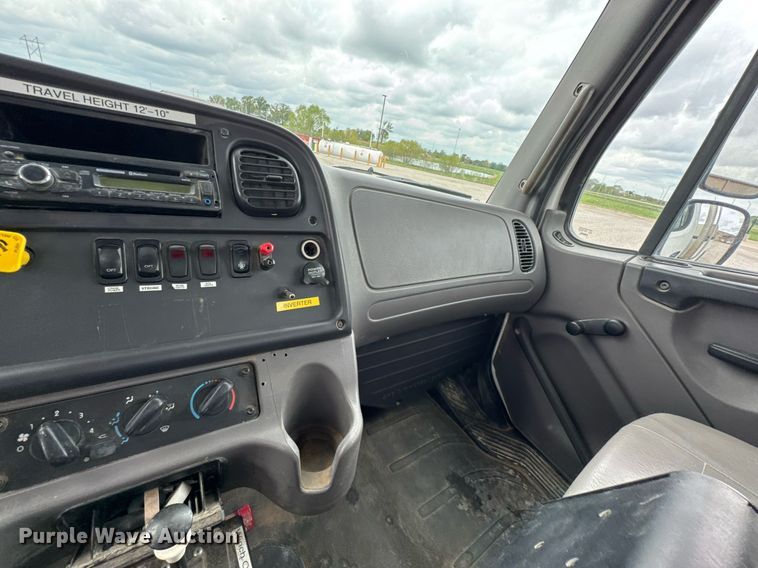 image for item DO0969 2016 Freightliner Business Class M2 bucket truck